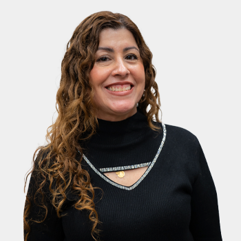 Photo taken in the foreground showing Claudia Milena ORTIZ GÓMEZ in the center.