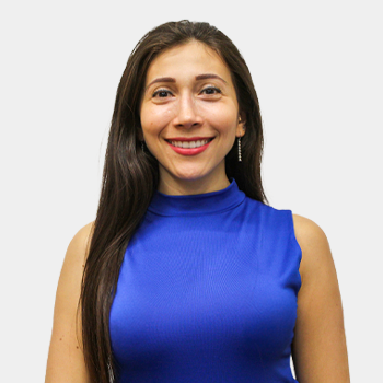 Foto tomada en primer plano donde aparece Nathalia Andrea Rueda situado en el centro.